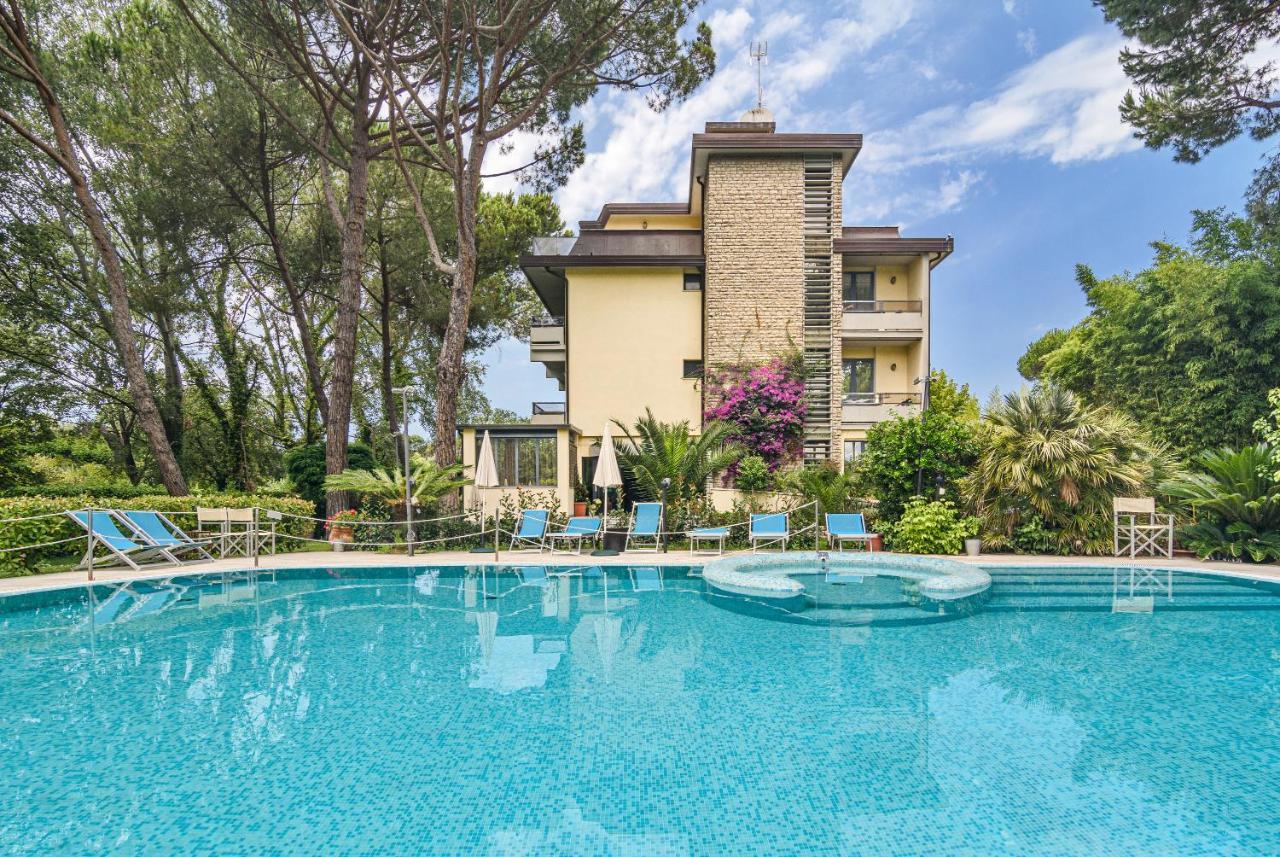 Hotel Nedy Marina di Massa Exterior photo