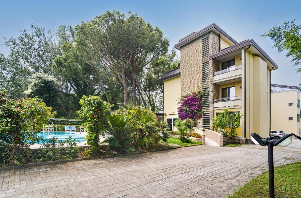 Hotel Nedy Marina di Massa Exterior photo