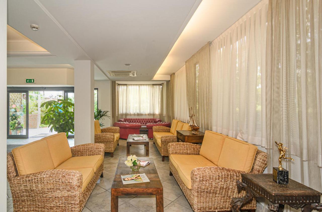 Hotel Nedy Marina di Massa Exterior photo
