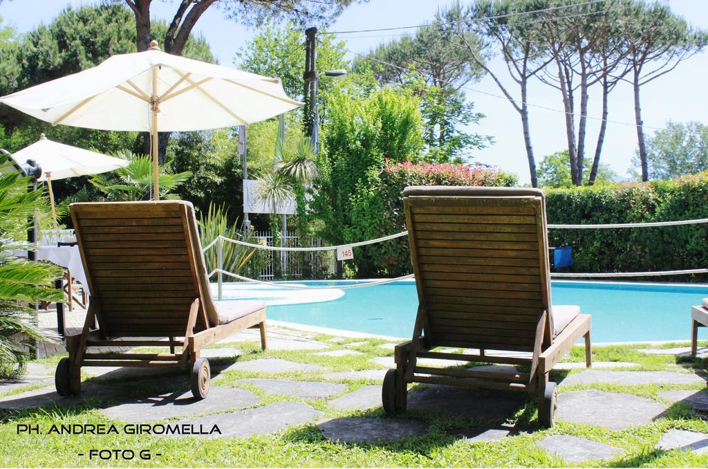 Hotel Nedy Marina di Massa Exterior photo