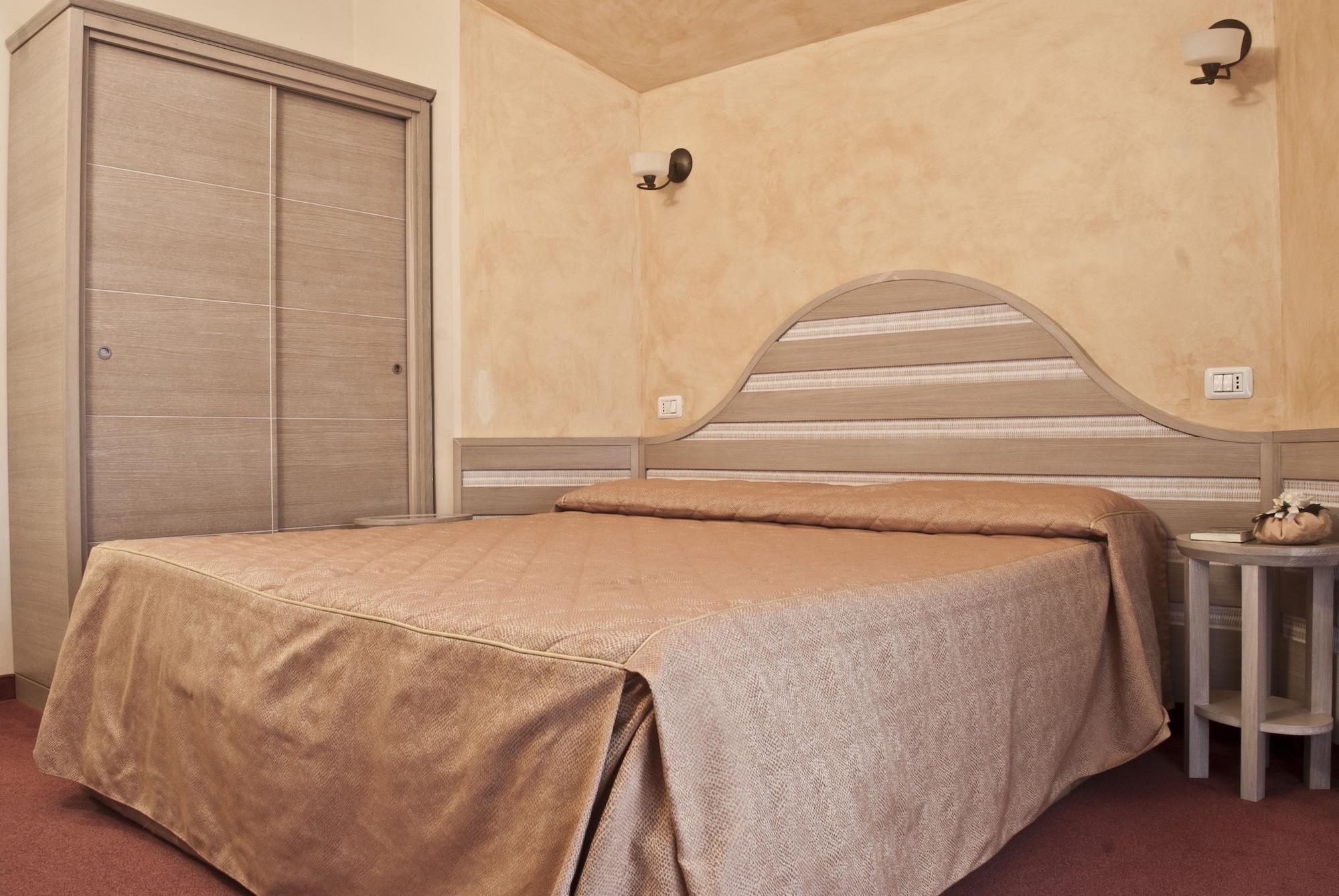 Hotel Nedy Marina di Massa Exterior photo