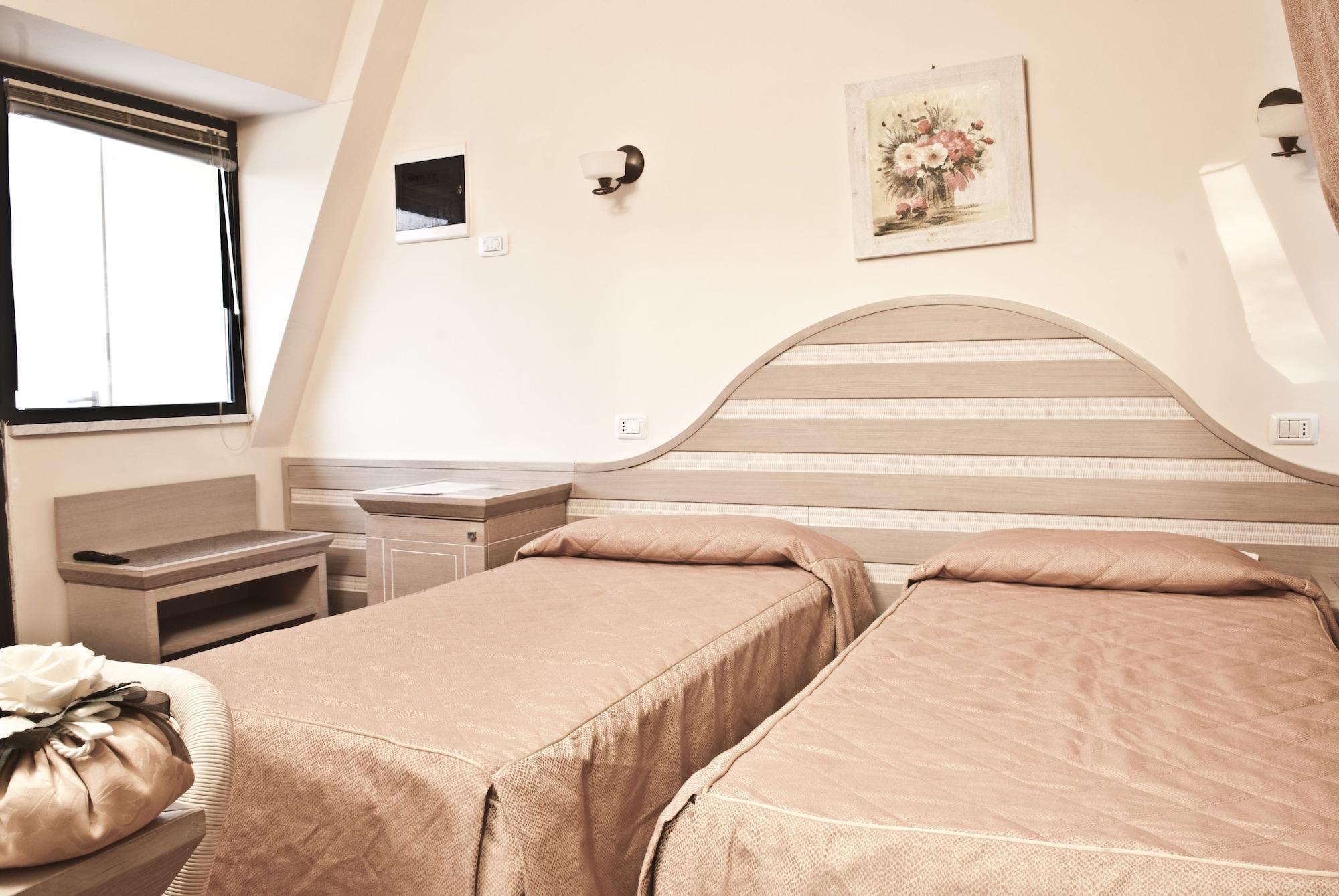 Hotel Nedy Marina di Massa Exterior photo