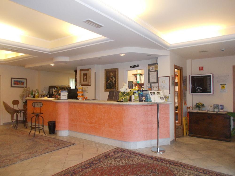 Hotel Nedy Marina di Massa Exterior photo