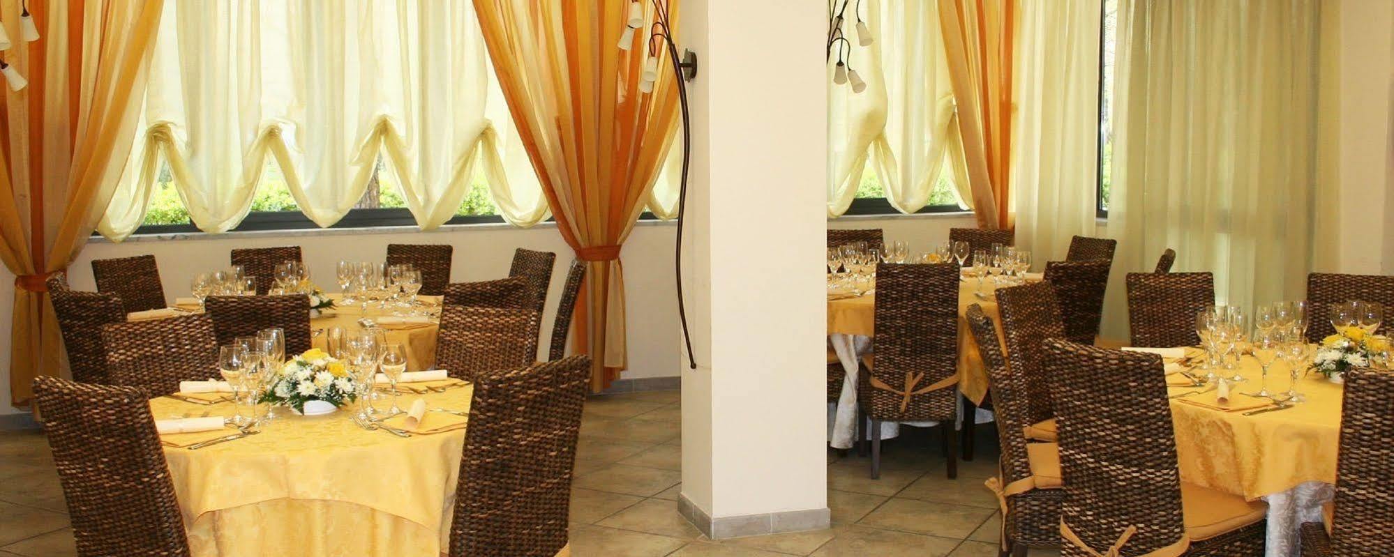 Hotel Nedy Marina di Massa Exterior photo
